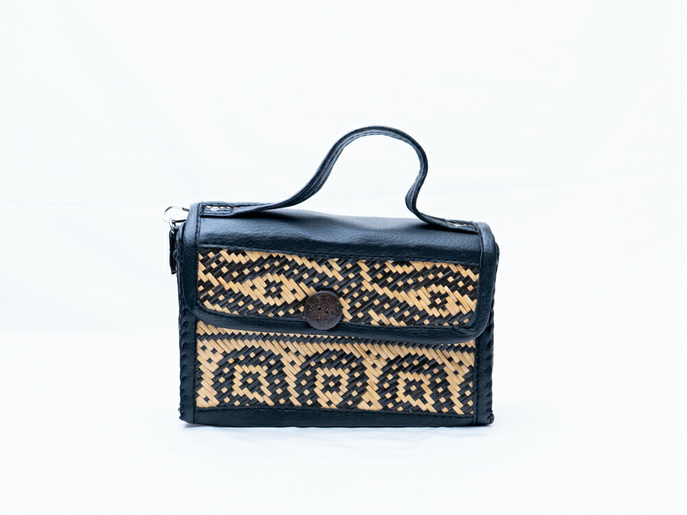 【モダン・エスニック】インドネシア 手編み ラタン ミニバッグ ハンドバッグ ブラック 2way ショルダー（※別売/付属の場合） カゴバッグ クラッチ 伝統工芸 幾何学模様 モード シック 大人カジュアル 一点もの ギフト 贈り物