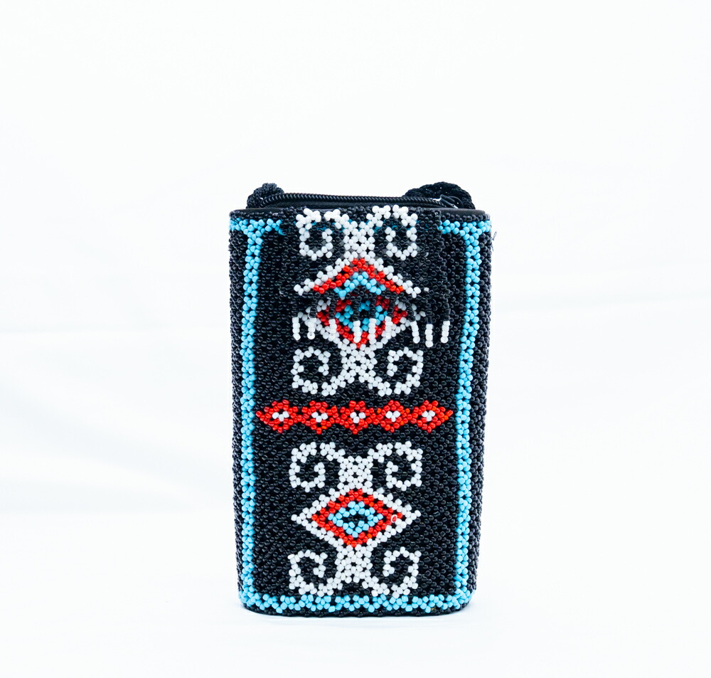 【総ビーズ】スマホショルダー インドネシア 伝統工芸 ダヤック ビーズワーク 縦型 ポーチ スマホポーチ 民族柄 エスニック アジアン雑貨 幾何学模様 ブラック ブルー レッド 1点もの ハンドメイド ギフト 贈り物